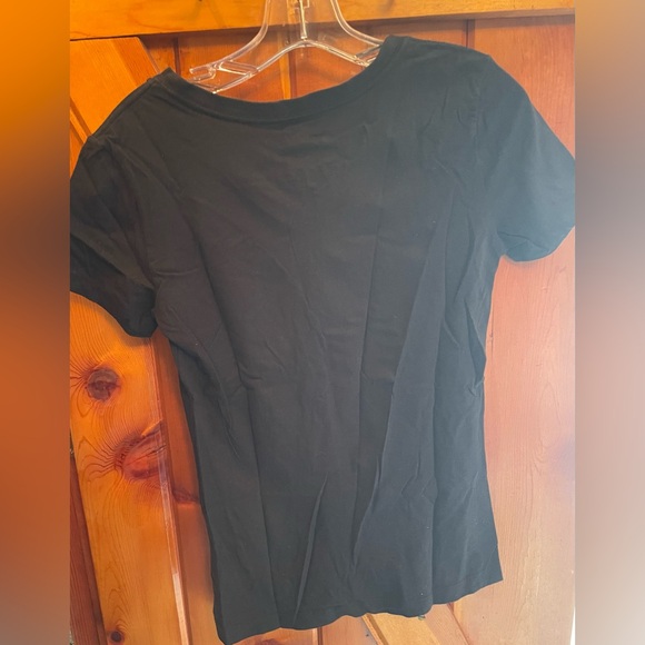 Nike women’s v-neck t-shirt. Medium. Black & yellow. Excellent condition - Picture 3 of 3